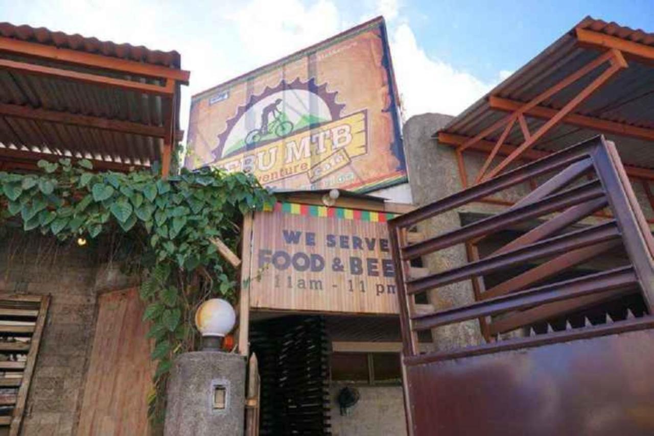 Cebu Hostel & Glamping Exteriör bild